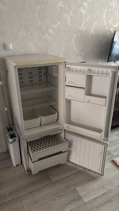 Холодильник бирюса