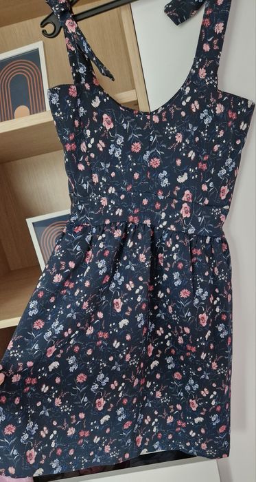 официални и ежедневни рокли