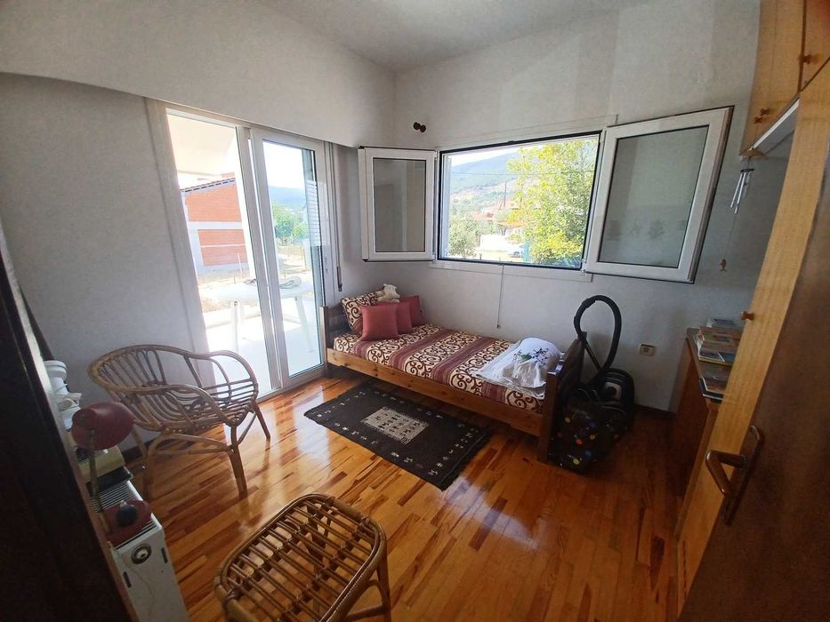 Продава къща 160 м2 с двор 300 м2 в Аспровалта, Гърция