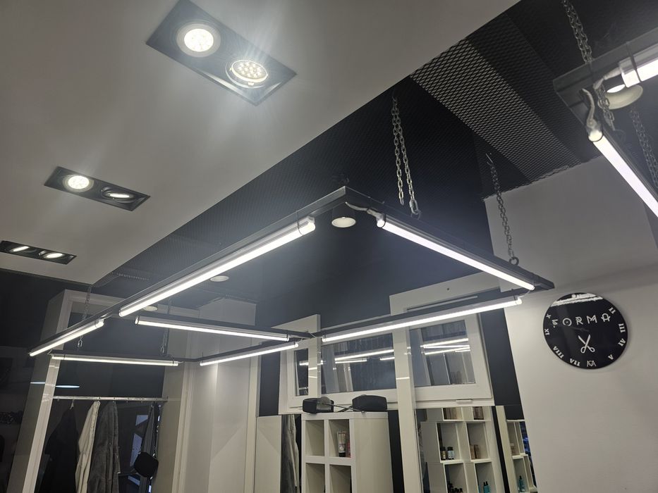 Vand 3 corpuri iluminat industriale 275cm x 120cm