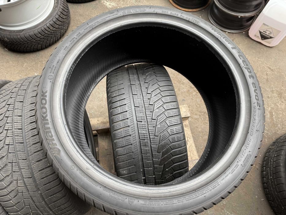 Anvelope iarna 255/35 r19 cu 225/40 r19 M+S - Hankook Winter I Cept Evo2