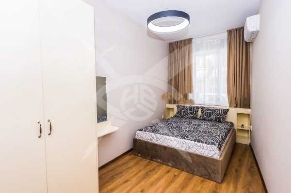 Продава се Двустаен апартамент в Бургас, Лазур - 88 кв.м за 1063 €/кв.м - Снимка #2