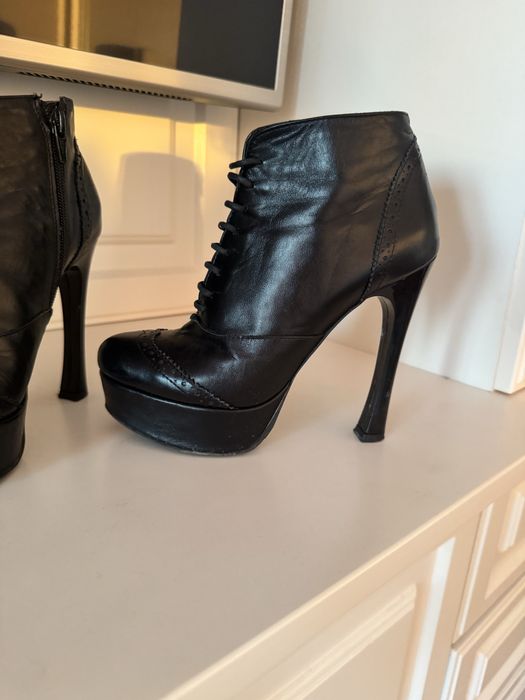 Ghete din piele naturala cu toc