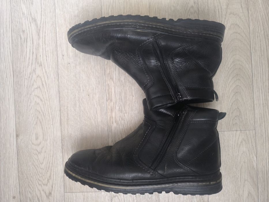 Продаю      ботинки