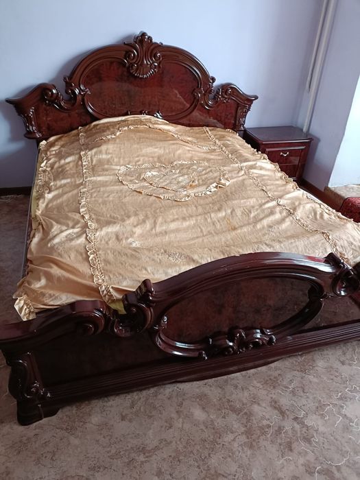 Спальный гарнитур