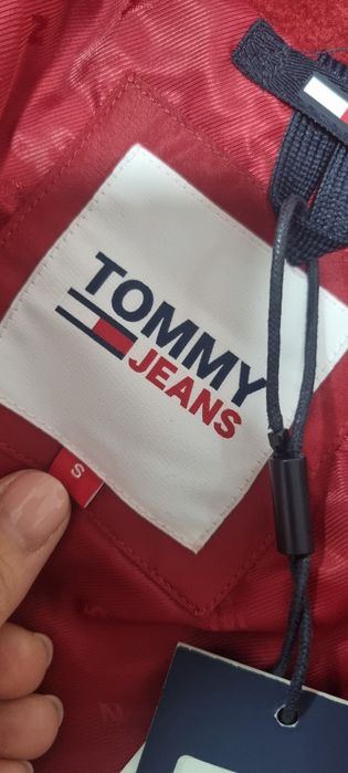 Geaca originala Tommy Hilfiger S noua