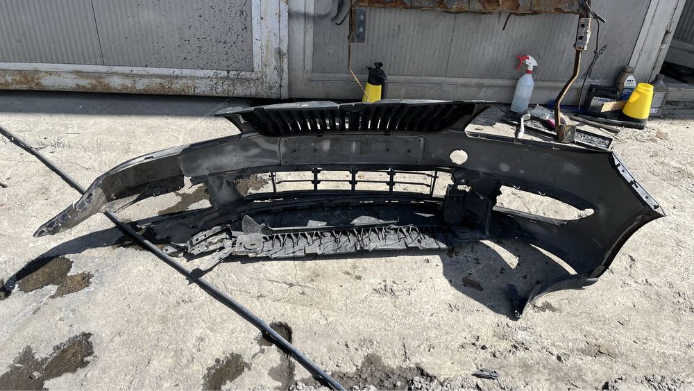 решетка Skoda Fabia 2 Roomster 2010-