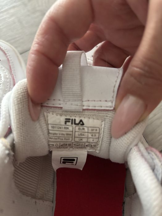 Adidasi Fila, fete, originali, marimea 38, negru si albi 37,5