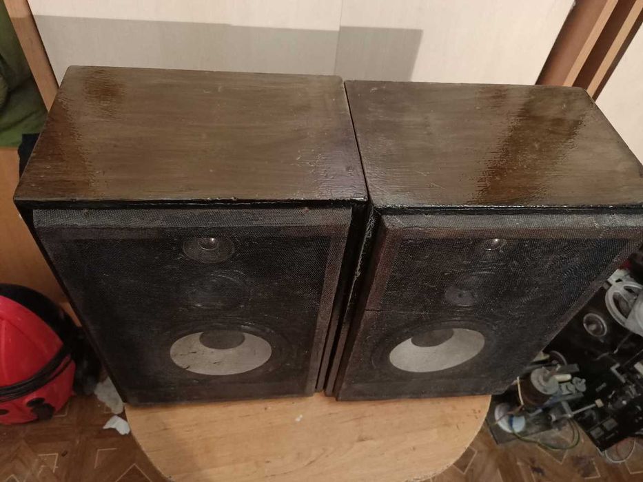 Продам акустику трех полосную