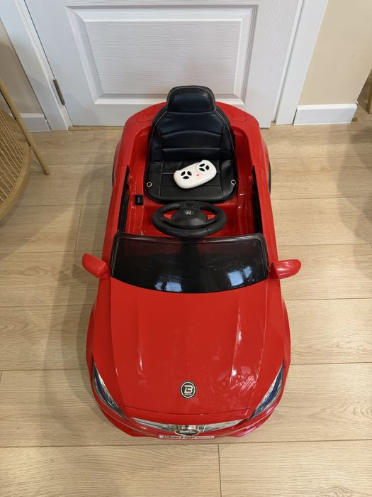 Детска електрическа кола на акумулатор