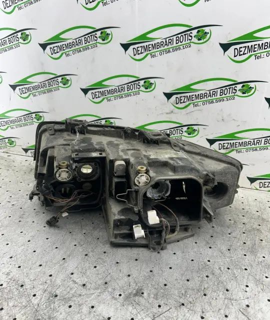Far dreapta 8E0941004F 8E0941004F Audi A4 2001 1.9 TDI 5MT (130 hp)