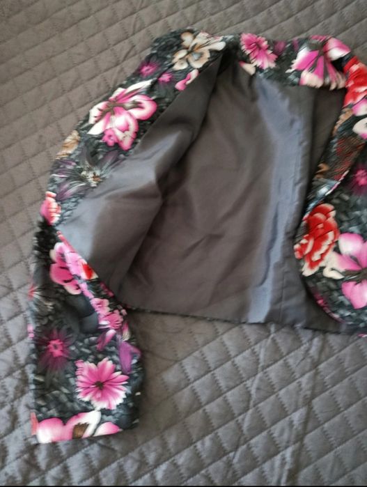 Bolero cu model floral