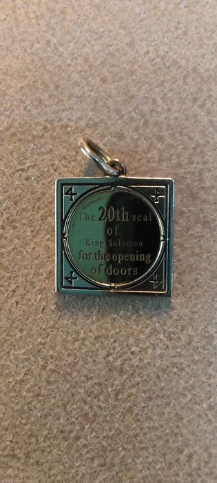 Медальон Sefira.