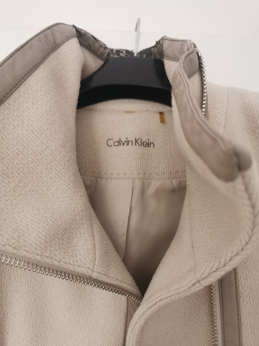 Palton dama Calvin Klein!