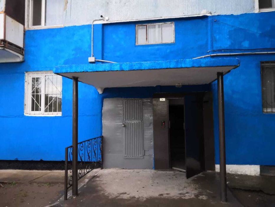 Здание 184кв, земля и 2-х комнатная кв Продам или меняю на автомобиль.