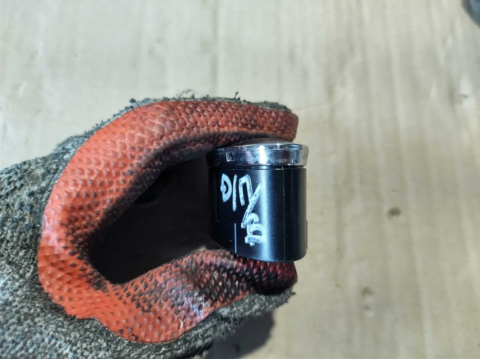 Бутон Ел.Стъкло Mercedes W211 E class Tmodel 4matic 320CDI 2008г