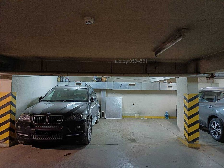 Дава се под наем Гараж / Паркомясто в София, Център - 13 кв.м за 248.88 € - Снимка #2
