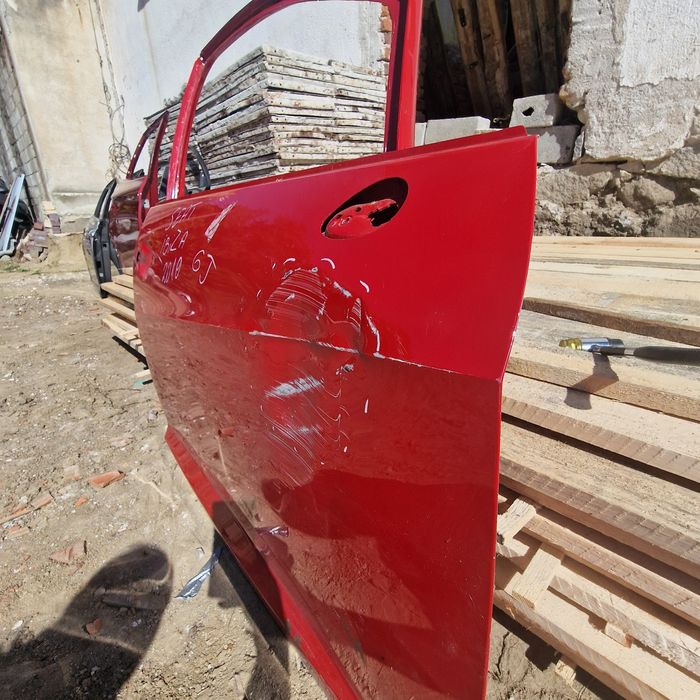 Seat Ibiza  6J    2010  предна дясна врата