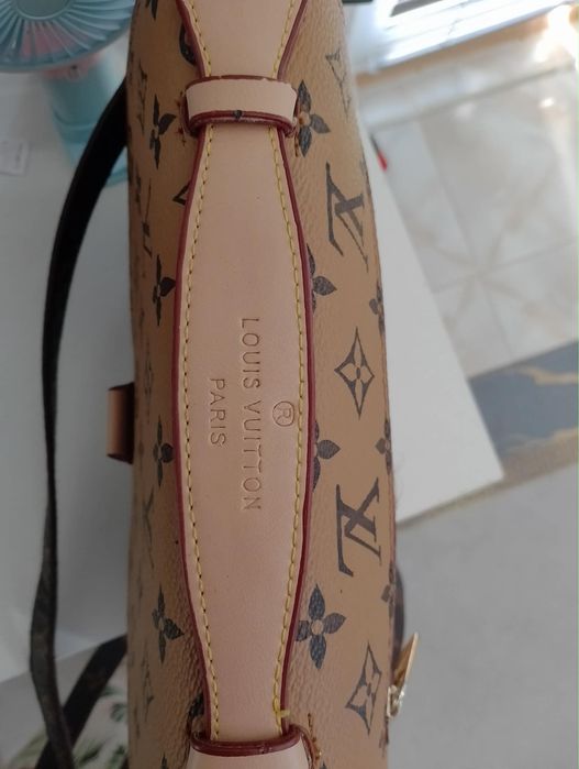 Оргинална Louis Vuitton Pochette Дамска чанта