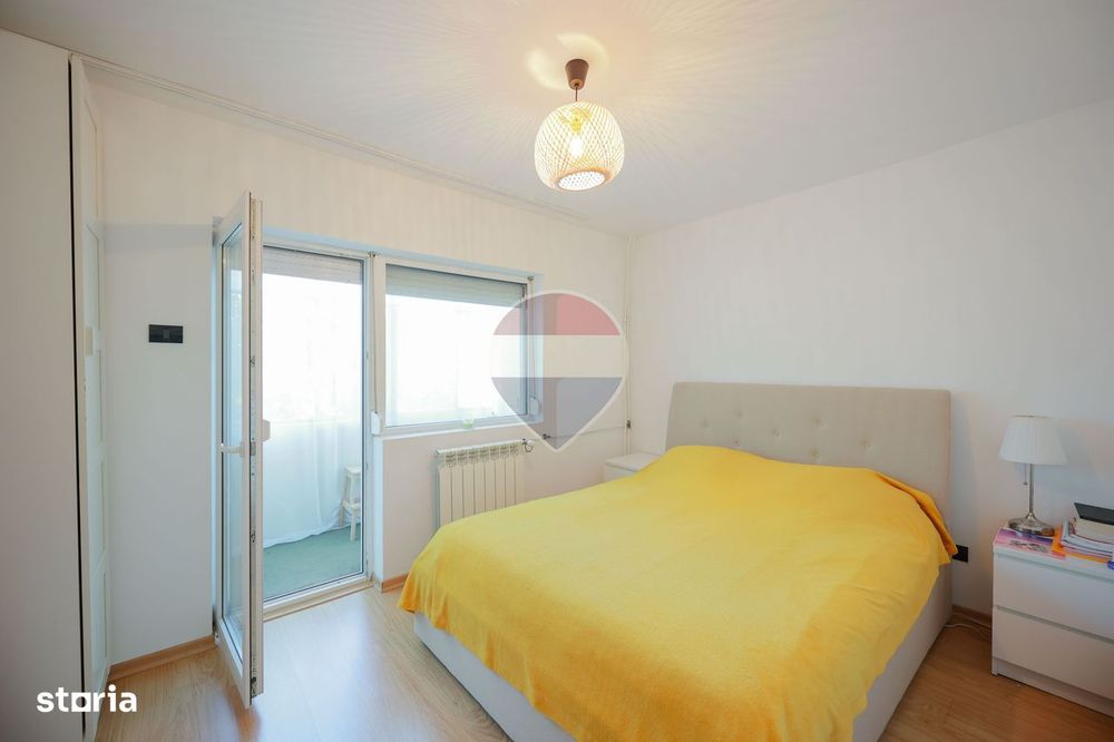 De vânzare apartament cu 4 camere și un loc de parcare, în Rogerius
