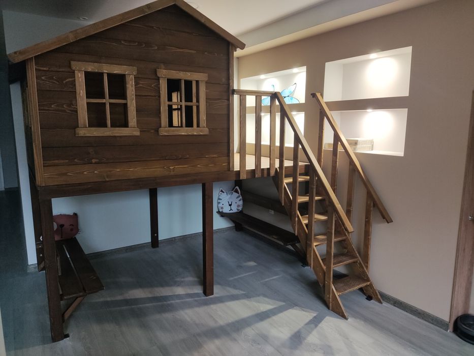 Дървена детска къщичка