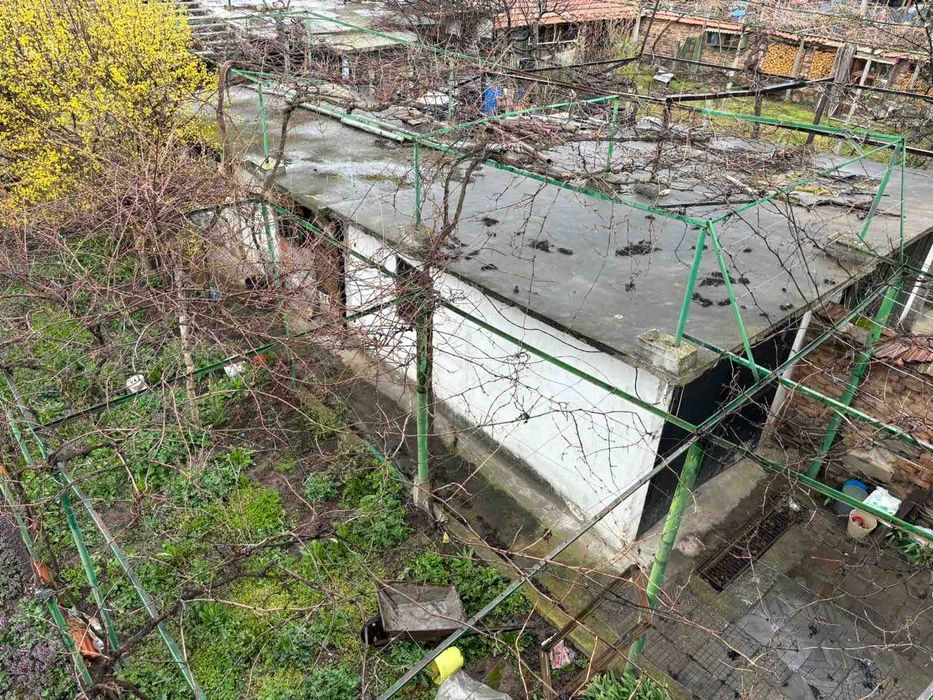 ЕТАЖ от КЪЩА с РЗП 110 кв.м, двор 320 кв.м, град Карлово