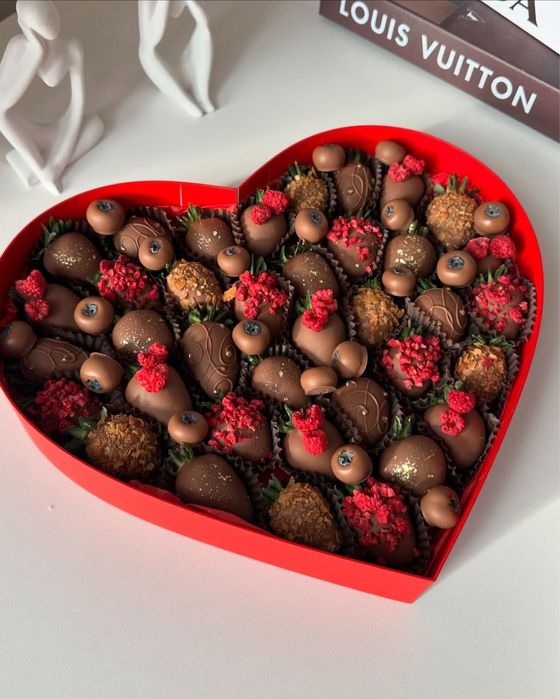 Клубника в шоколаде Астана