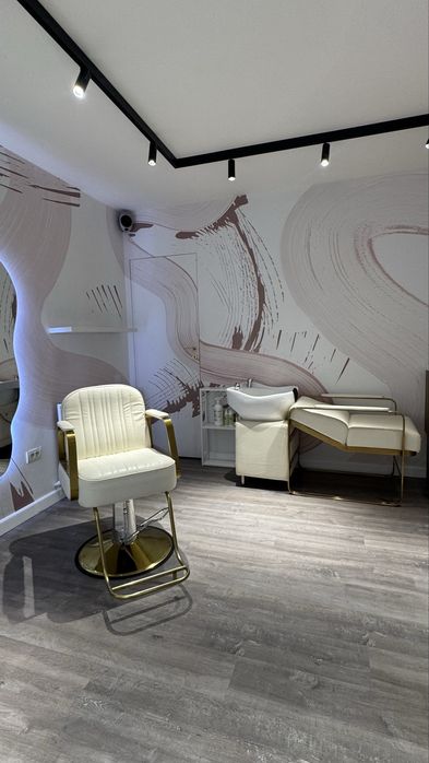 Scaun coafor crem cu pompa hidraulica