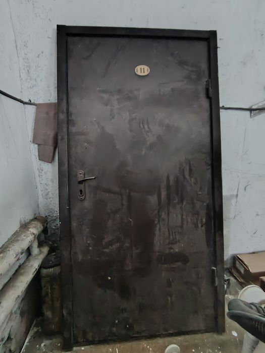 Продаётся железная дверь