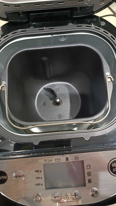 Хлебопекарна Tefal 700W, 22 програми, черна