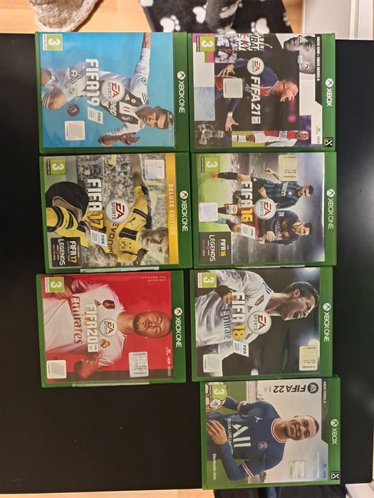 XBox One 500gb + dock + 2 controlere