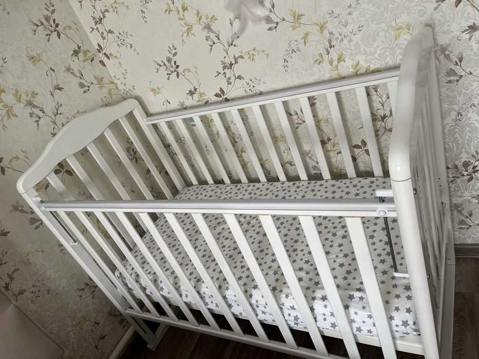 Продам детскую кроватку