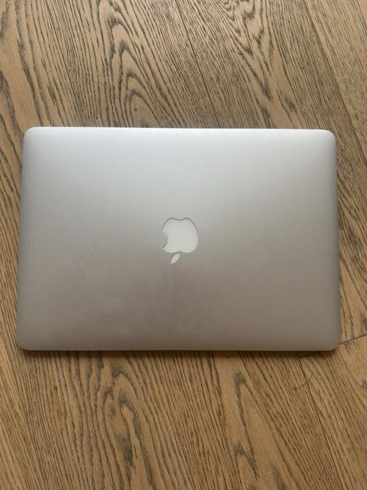 MacBook Air 13 inch - почти не е ползван