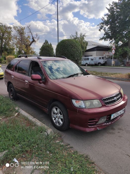 Nissan r,nessa 2литра