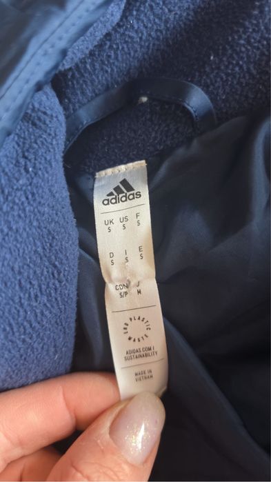 vand geaca adidas lunga