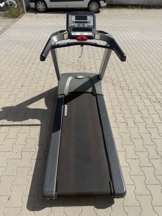 Bandă de alergat profesională Matrix T1X  LED