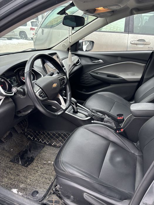 Chevrole onix продам