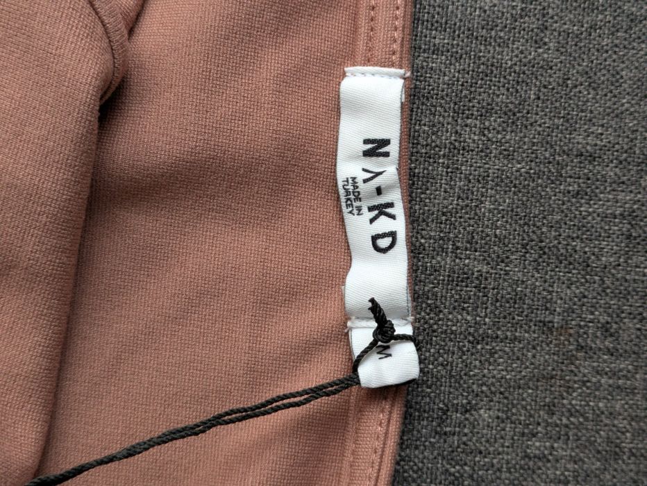 Нов потник с една презрамка NA-KD