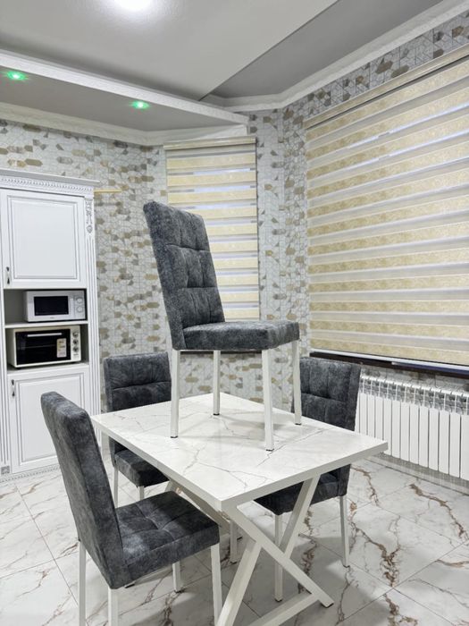 Стол и стулья для кухня