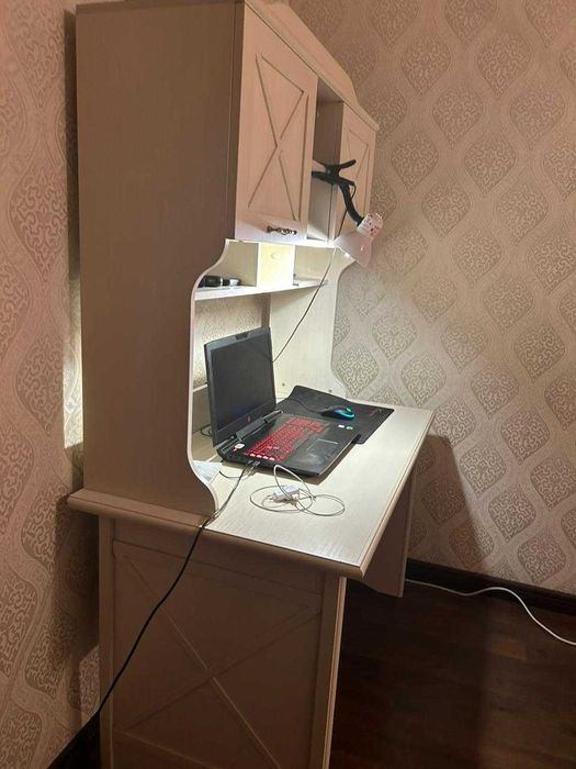 стол письменный для школьников