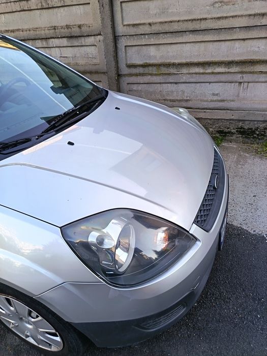 Vând Ford fiesta