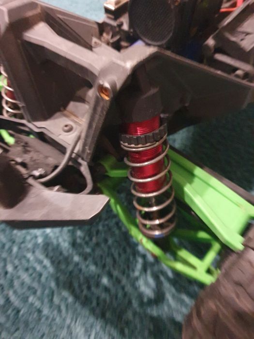 Рц Траксас Макс  1/10