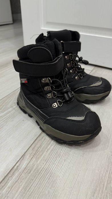 Зимние ботинки на мальчика 31-32 размеры