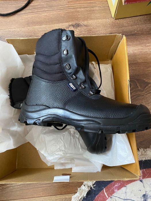 Продам спец обувь срочно!