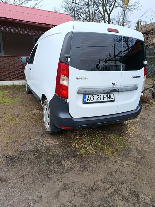 Vând Dacia doker