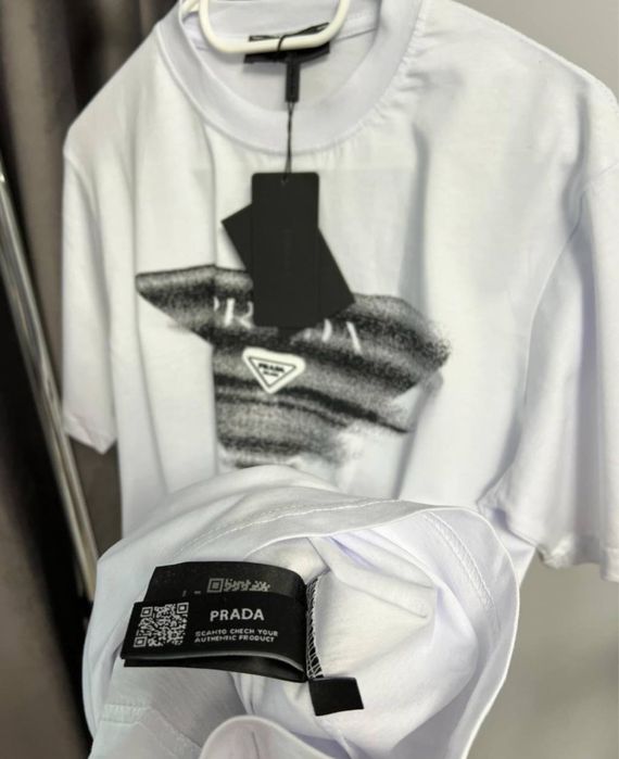 Tricou PRADA super calitate