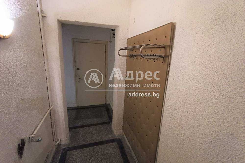 Продава се Тристаен апартамент в Разград, Център - 79 кв.м за 956 €/кв.м - Снимка #7