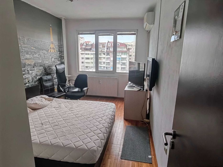 Продава се Двустаен апартамент в София, Център - 65 кв.м за 1617 €/кв.м - Снимка #3