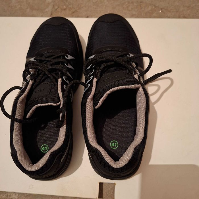 Работни обувки с металено бомбе