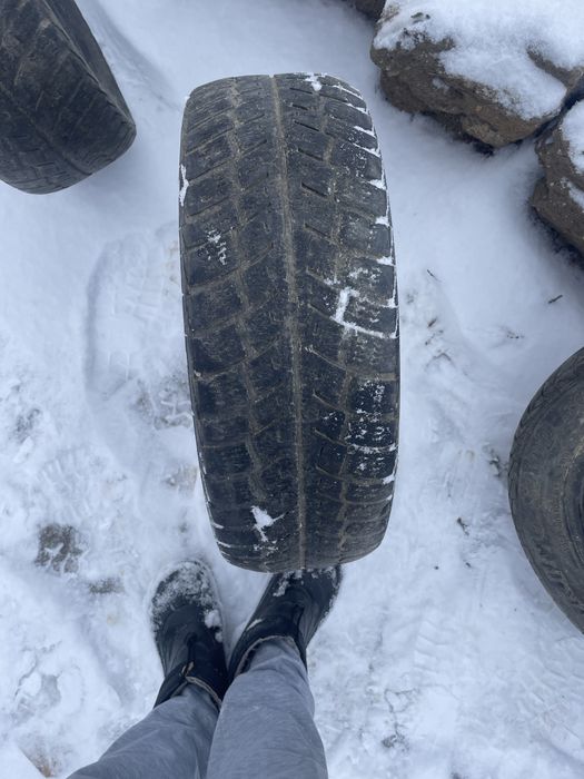 Всесезонные зимние шины 195/60/R15.